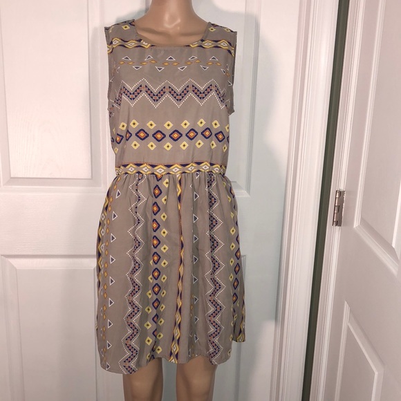 BeBop Dresses & Skirts - BeBop Brown Print Dress. L